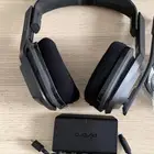 سوني 4 نظيف مافك معه 3 يدين اصليه وسامعة ا