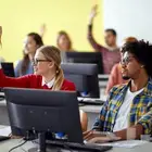 تدريس برامج هندسية للطلاب