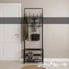 علاقة ملابس مع رف أحذية