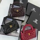 يوجد لدينا جميع انواع الشنط جمله وقطاعي