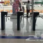 بوابات دخول الأفراد والموظفين