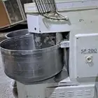 ادوات وأجهزه مخبز بحاله ممتازه