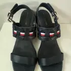 صندل ماركة Tommy Hilfiger