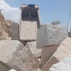 متوفر حجر مقصوص ومستوي .قابل للبناء لمن يرغب