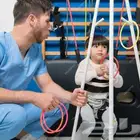 علاج طبيعي مكثف للأطفال في الجمش