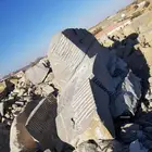 تفتيت وتكسير الصخور وقص الاراضي وبناء الحجر