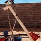 هوقر ناقل حلزوني للاعلاف