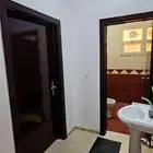 يوجد شقه للإيجار في حي القادسيه الطابق الثاني 3 غرف مطبخ 2