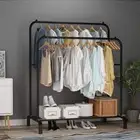 علاقة ملابس