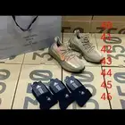 شوزات ييزي ماستر كوالتي 210ريال مع هدية بوكس شراب ييزي عدد5