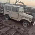 للبيع قطع غيار جيب تويوتا 1982