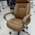 كرسي دوار وثابت