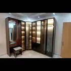 كن وين ما تكون اتصل نصل ناخذ مقاساتك وانا اصمم لك قبل التن