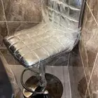 بار و كرسي جديده و نظيفه جدا