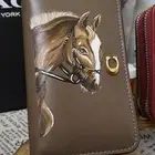 رسم على الشنط والمحافظ