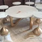 تفصيل كل جديد من الطاولات والمداخل