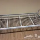 سرير حديد ابيض