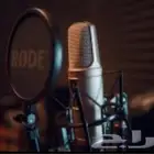 استديو صوتي لتسجيل جميع الاعمال الصوتيه بالطلب وغيره