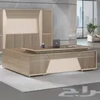 طاولات مكتب بتصميم جديد ومجموعات كاملة متوفرة