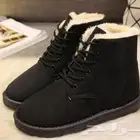 شنط وبوتات نسائيه