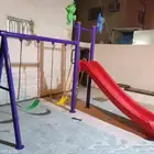 طقم 2 كرسي مرجيحه مع زحليقه وسط