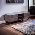 طاولة بلازمة لون فضي