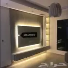ديكور شاشه ورفوف مع انارات مخفيه