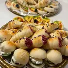 معجنات مشكله وحلويات للمناسبات السعيدة لأسر منتجه مكه