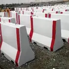 حواجز خرسانيه  مصدات سيارات قواعد اناره ومناهيل