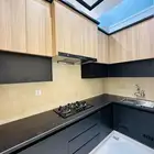 مطابخ خشب ألماني ومطابخ صاج والمنيوم ورخام صناعي وبورسلان