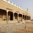 بنأ البيوت والأسوار من الطين وترميم البيوت القديمة