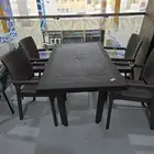 طاولات وكراسي