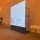 شاشات عملاقه