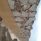 يوجد لدنيا بكلينات. لقص الاراضي وتفتيت الصخور وبناء الحجر