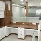 أثاث مكتبي متين بتصاميم عصرية