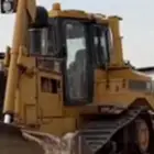 سواق بلدوزر فنان خبره 16 سنه يبحث عن عمل جوال