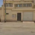 فيلا دور ارضي وثلاث شقق حي الرمال