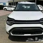 كيا كارينز نص فل 7 مقاعد سيارة عائلية