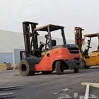 للايجار رافعات شوكية وكرينات وسيزر لفت ومان لفت