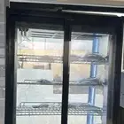 ثلاجة عرض