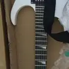 جيتار كهربائي جديد