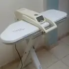 مكواة ملابس كهربائيةعلى البخار