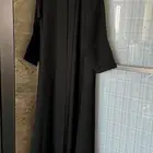 عباية من موقع بشكا سوداء غير مستعملة (فقط لتجربة القياس)