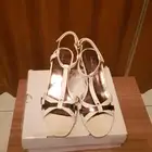 صندل أبيض نسائي