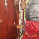 أضاءات جانبيه و خزانه أسود و مرايا جانبيه و علاقة ملابس