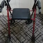 مشاية مع مقعد للعجزه وكبار السن