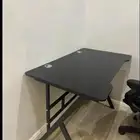 طاوله قيمنق نظيفه جدا وجديده مافيها اي كسور