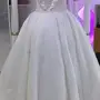 فستان زفاف فاخر - مقاس سمول - للبيع بسعر مميز!