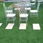 كراسي شفاف ودهبي وطاولات قزاز وعادي