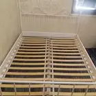 سرير ايكيا للبيع بدون مرتبه